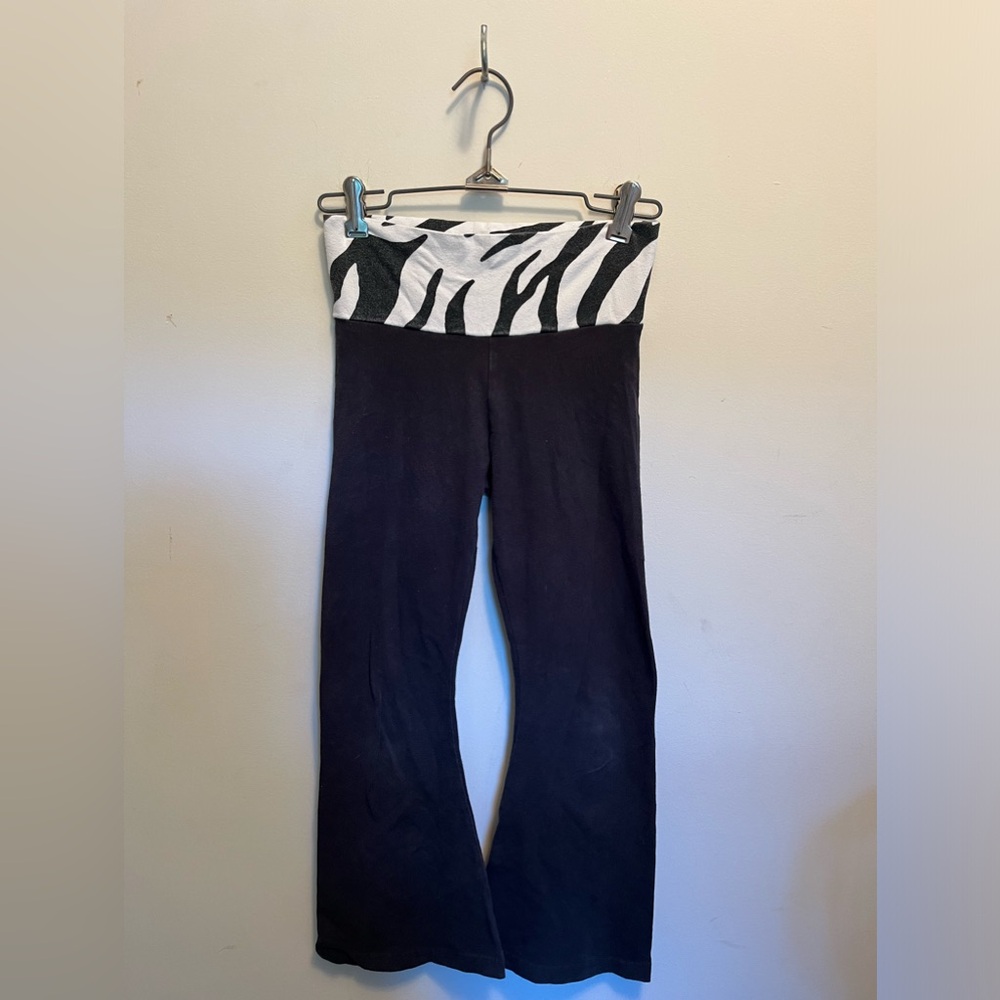 Boxercraft, girls youth yoga pants w black and white zebra stripped waistband.